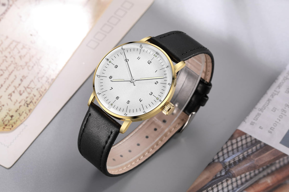 Vintage Mechanical Watch with Domed Glass and 40mm Case L883