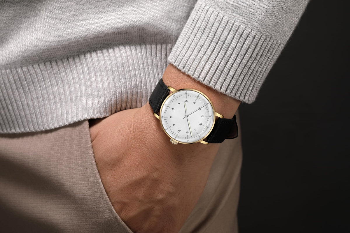 Vintage Mechanical Watch with Domed Glass and 40mm Case L883
